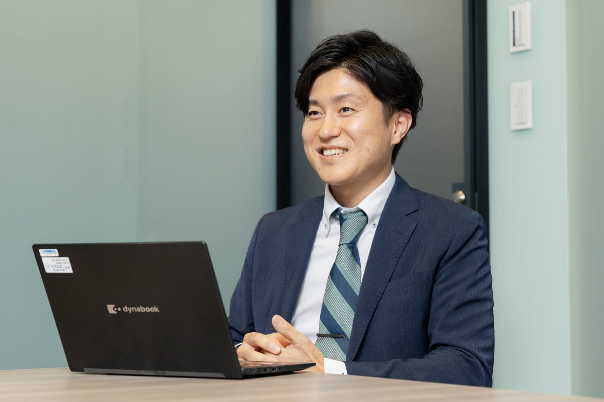 CINCの事例インタビューを受けるOBC 監査法人支援室／企業成長支援室 課長代理 本澤浩樹さんの写真